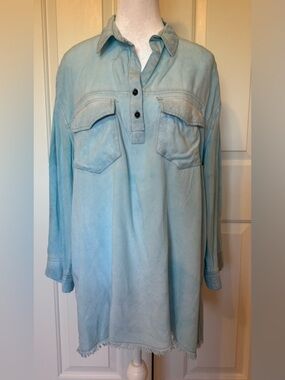 Umgee Light Blue Tunic with Chest Pockets
